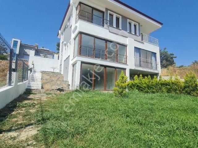 Kuşadasi, Aydin içerisinde satılık Villa