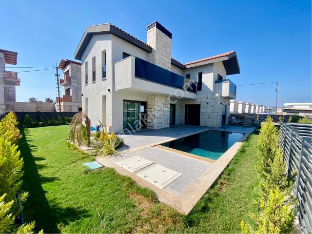Kuşadasi, Aydin içerisinde satılık Villa