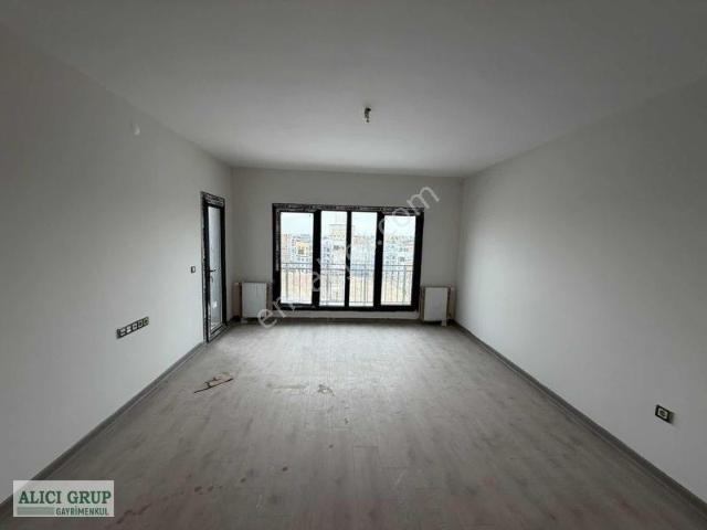 Söğütlü, Çukurova içerisinde kiralık mülk