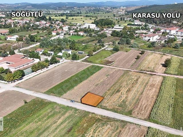 Cami Cedit Mahallesi, Söğütlü içerisinde satılık Arsa
