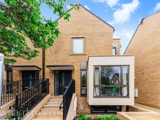 Property for sale in Dulwich, Greater London