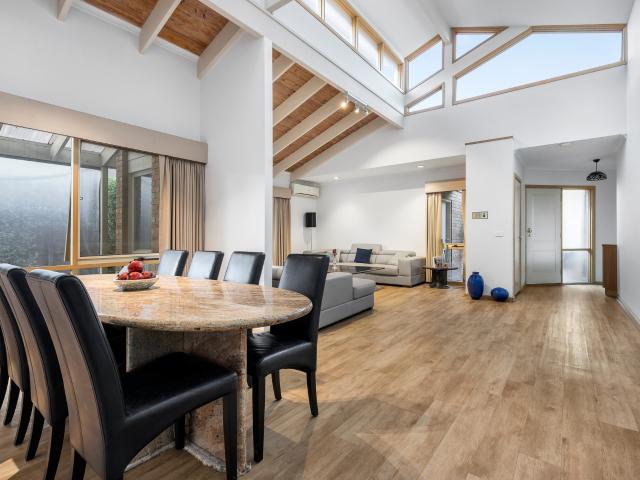 House for sale in Caulfield South