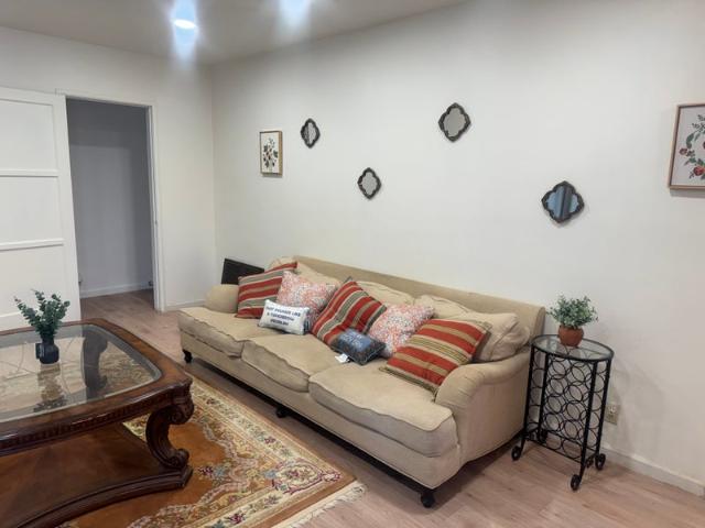 Room for rent in Canoga Park, California