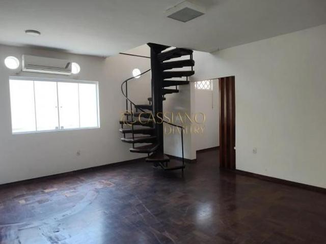 Casa venda em Região Imediata de São José dos Campos, Região Metropolitana do Vale do Paraíba e Litoral Norte