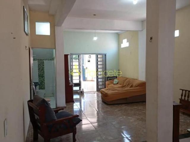 Casa venda em Região Imediata de Taubaté-Pindamonhangaba, Região Metropolitana do Vale do Paraíba e Litoral Norte