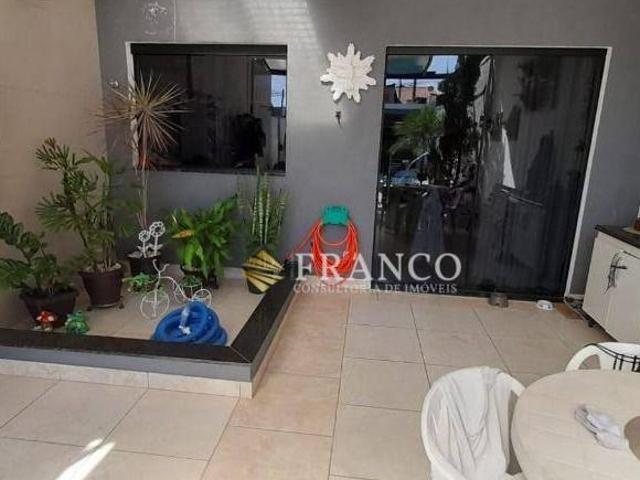 Casa venda em Região Imediata de Taubaté-Pindamonhangaba, Região Metropolitana do Vale do Paraíba e Litoral Norte