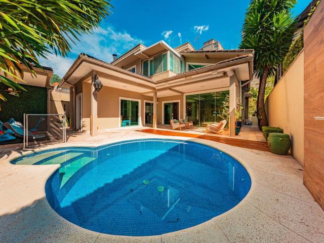 Sobrado venda em Santana de Parnaíba