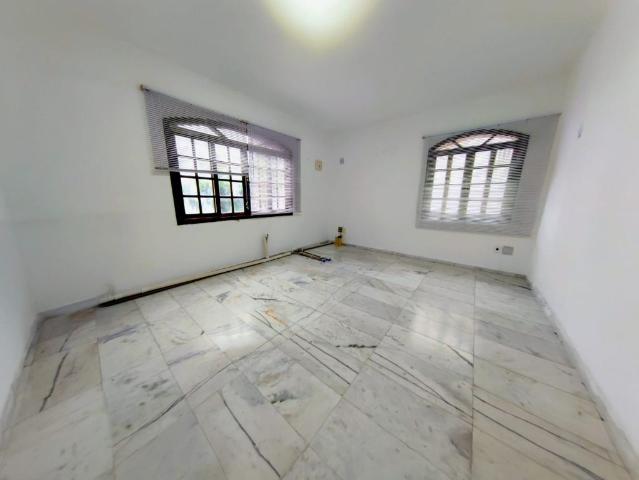 Sobrado aluguel em Gonzaga, Santos