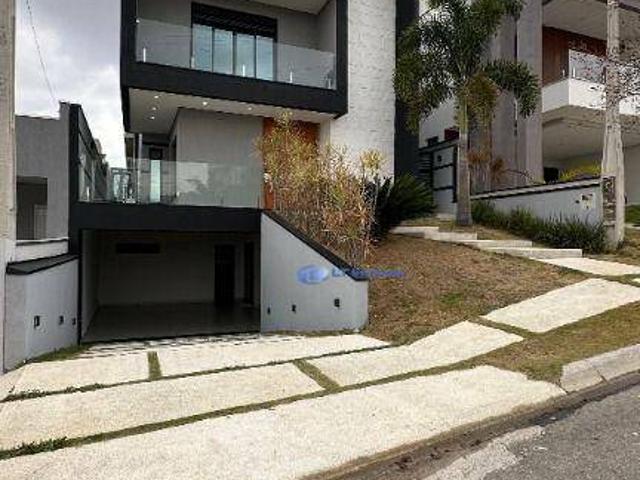 Sobrado venda em Região Imediata de São José dos Campos, Região Metropolitana do Vale do Paraíba e Litoral Norte