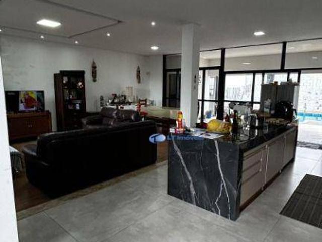 Sobrado venda em Região Imediata de São José dos Campos, Região Metropolitana do Vale do Paraíba e Litoral Norte