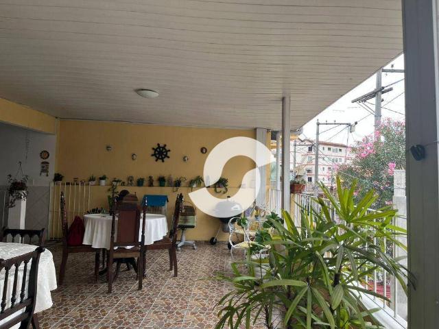 Sobrado venda em Mutuá, São Gonçalo