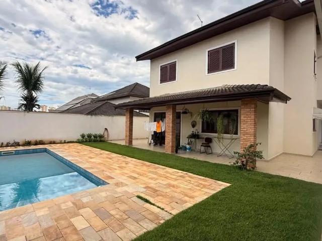 Sobrado aluguel em Região Imediata de São José dos Campos, Região Metropolitana do Vale do Paraíba e Litoral Norte