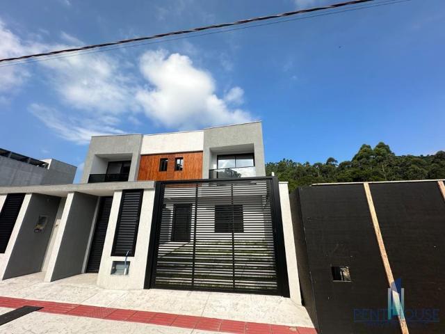 Sobrado venda em Região Geográfica Imediata de Itajaí, Camboriú