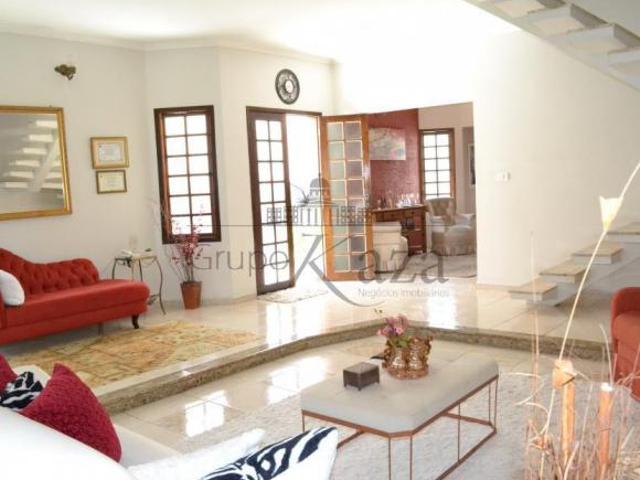 Casa venda em Região Imediata de São José dos Campos, Região Metropolitana do Vale do Paraíba e Litoral Norte