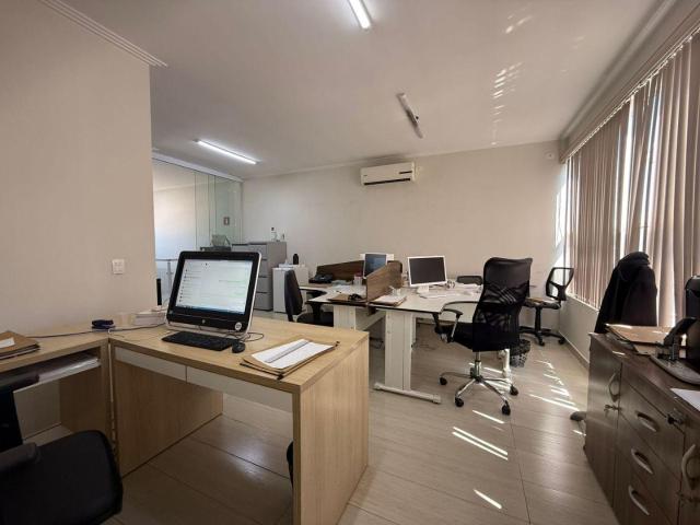 Sobrado venda em Região Imediata de São José dos Campos, Região Metropolitana do Vale do Paraíba e Litoral Norte