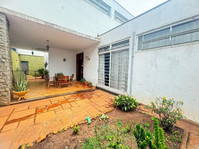 Sobrado venda em Região Imediata de Araraquara, Araraquara