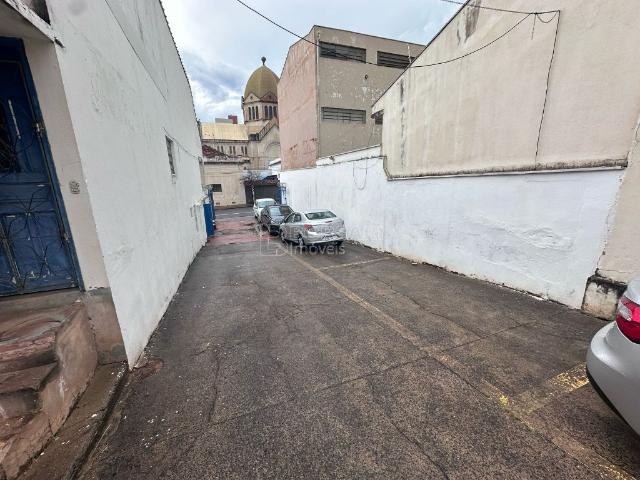 Sobrado venda em Região Imediata de Araraquara, Araraquara