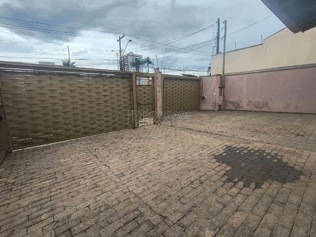Sobrado venda em Região Imediata de Araraquara, Araraquara