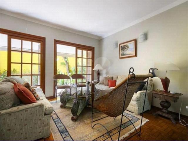 Casa aluguel em Região Imediata de Taubaté-Pindamonhangaba, Região Metropolitana do Vale do Paraíba e Litoral Norte