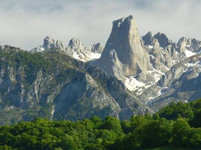 Casa en alquiler en Yernes y Tameza, Asturias / Asturies