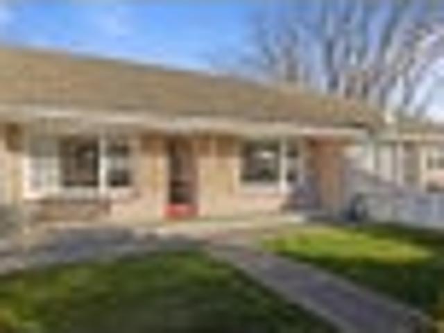 Apartment for rent in Chaslands, Canterbury