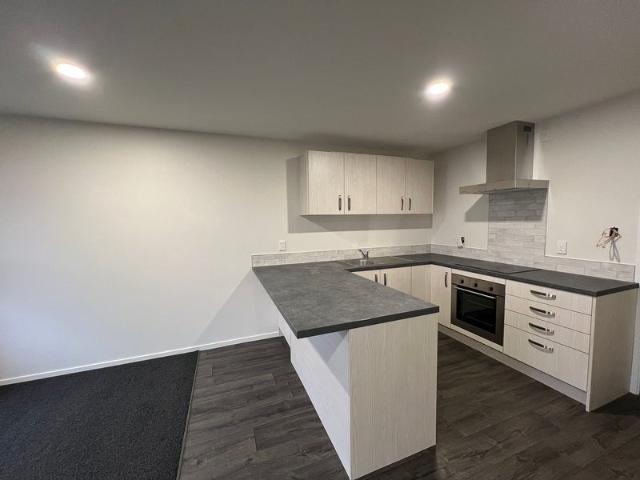 Apartment for rent in Chaslands, Canterbury