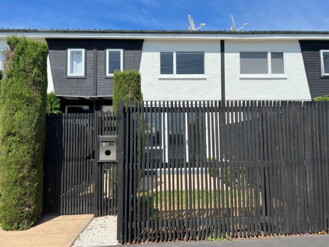 Apartment for rent in Chaslands, Canterbury