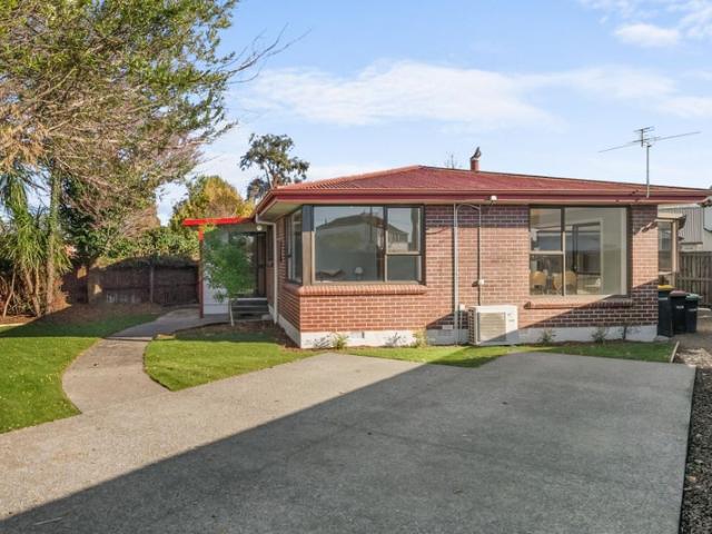 House for rent in Chaslands, Canterbury