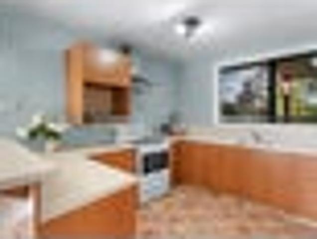 House for rent in Chaslands, Canterbury