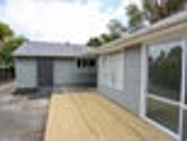 Apartment for rent in Chaslands, Canterbury