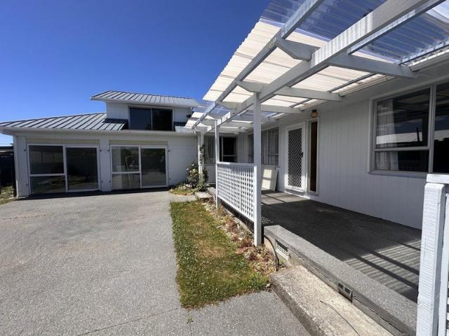 House for rent in Chaslands, Canterbury