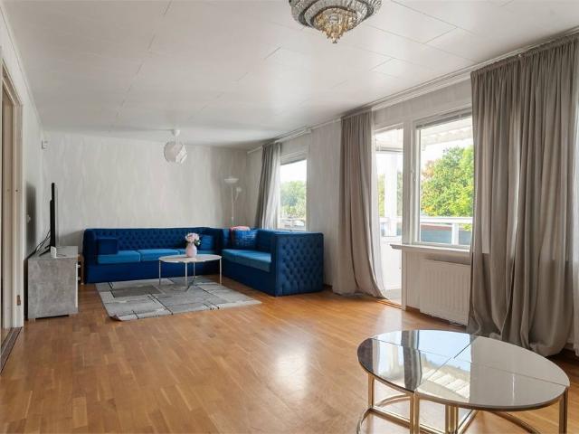 Hus hyra i Skärholmens stadsdelsområde, Stockholms län