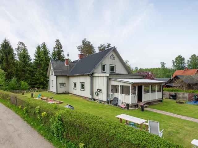 Villa till salu i Kumla, Örebro