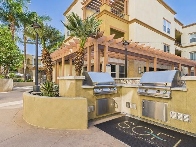 Apartment for rent in Canoga Park, California