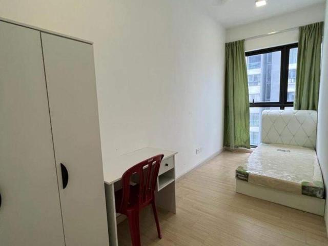 Room for rent in Petaling, Alam Impian
