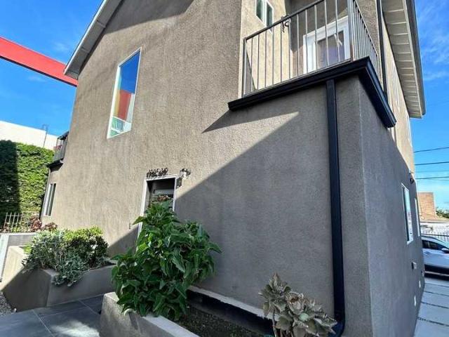 Apartment for rent in Canoga Park, California
