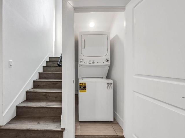 Apartment for rent in Canoga Park, California