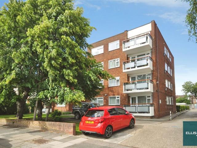 Apartment for rent in Fallow Corner, Greater London