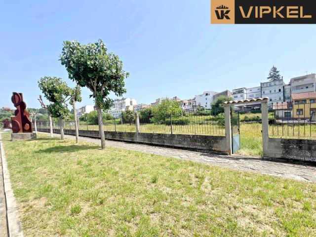 Terreno en venta en Betanzos, Ribeira