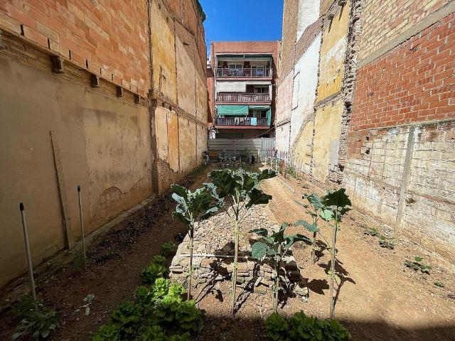 Terreno en venta en Cornellà De Llobregat, la Gavarra