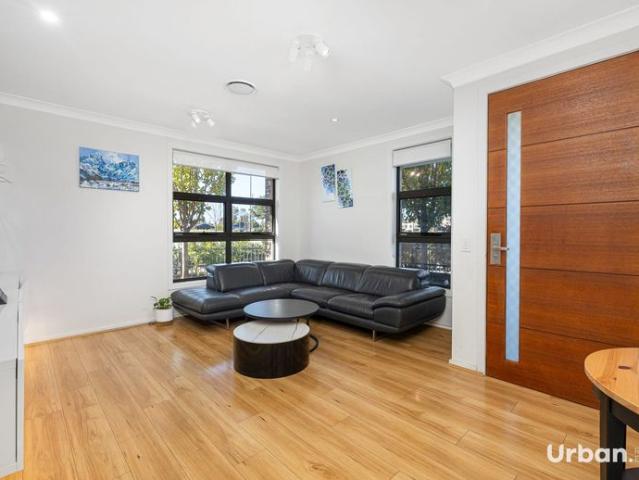 Townhouse for rent in Sydney, New South Wales