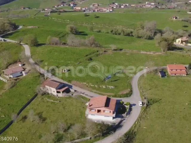 Terreno en venta en Llanes