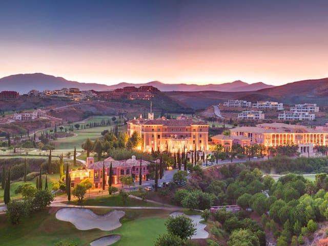Terreno en venta en Málaga, El Paraíso Alto
