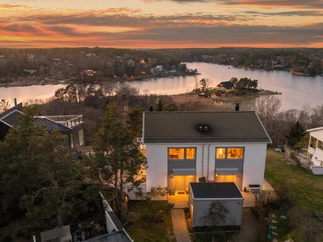 Bostadsrätt till salu i Mörtnäs, Stockholm