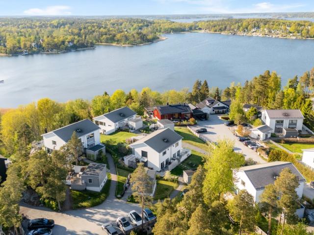 Bostadsrätt till salu i Mörtnäs, Stockholm