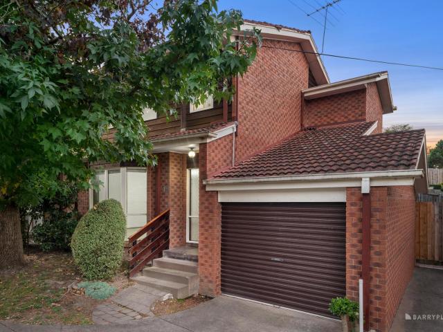 Townhouse for sale in Camerons Creek, Victoria