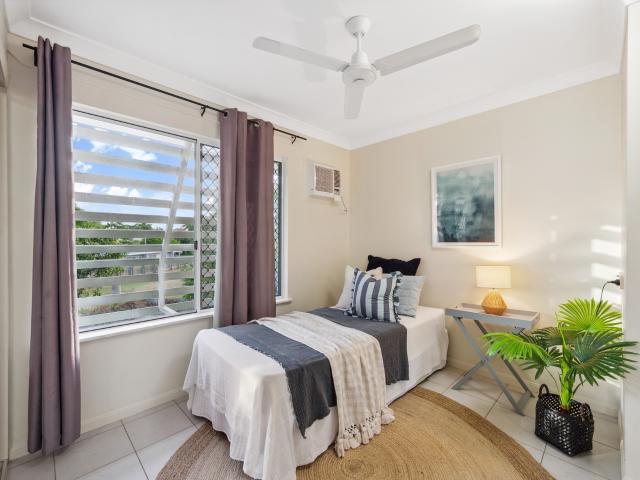Townhouse for sale in Pimlico, Queensland