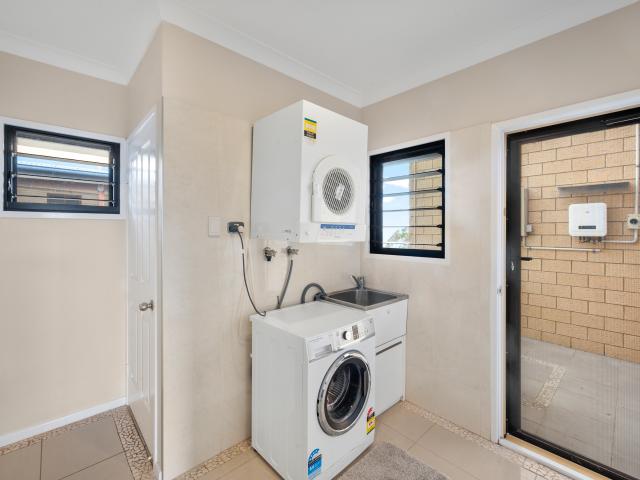 House for sale in Hideaway Bay, Queensland