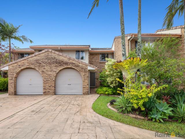 Townhouse for sale in Banora Point, New South Wales