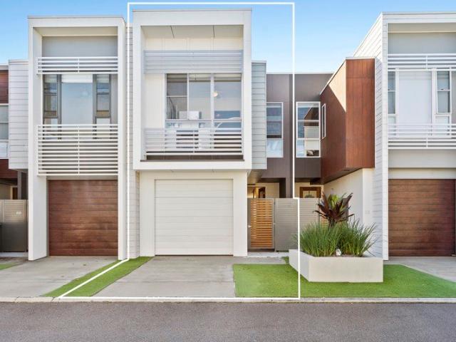 Townhouse for sale in Fernbrook, Queensland